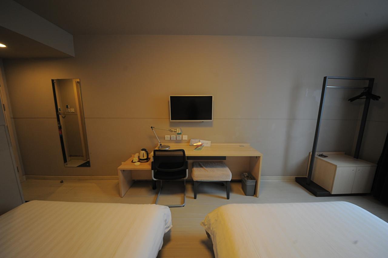 Jinjiang Inn Chengdu Chunxi Road Taiguli Hotel Exterior photo